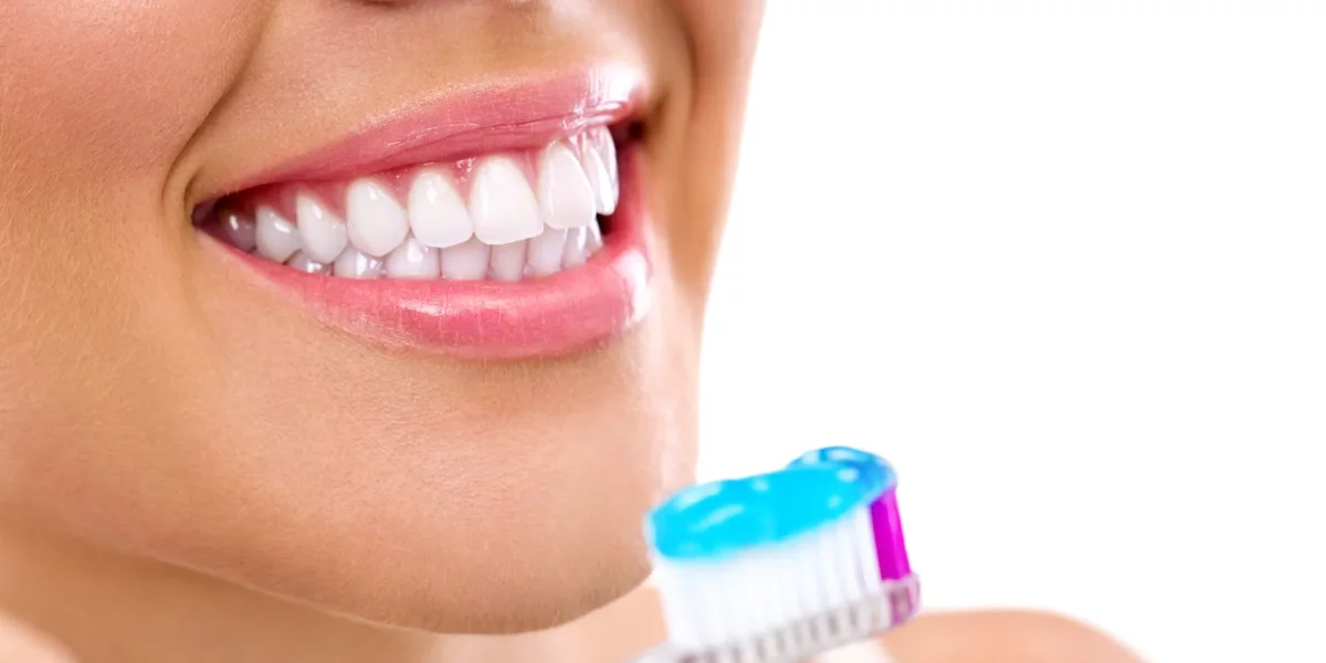 Hollywood Smile Ne Kadar Süre Kalır ve Nasıl Korunur?